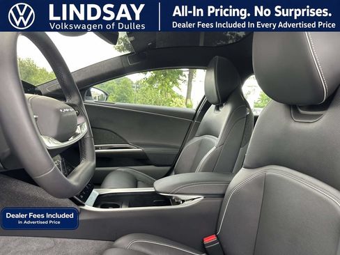 Used 2025 Lucid Air Touring AWD/4WD image 11