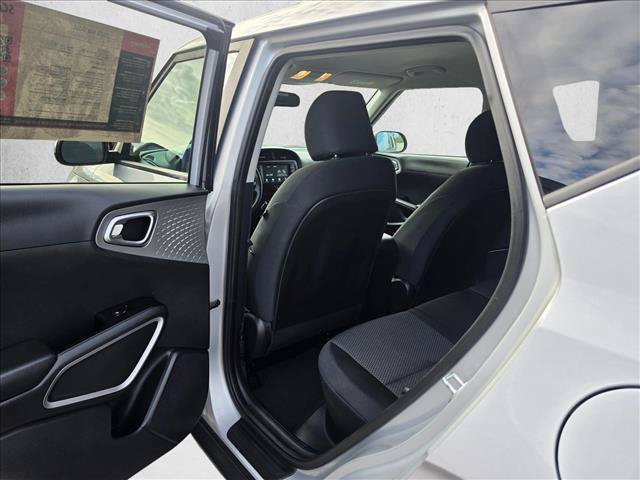 Used 2020 Kia Soul LX FWD image 16