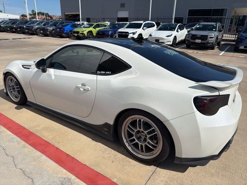 Used 2016 Subaru BRZ Limited w/ Popular Package #1 RWD image 4