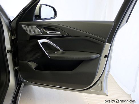 New 2025 BMW X1 xDrive28i w/ Premium Package image 34