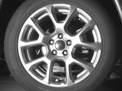 Used 2025 Jeep Compass Limited image 14