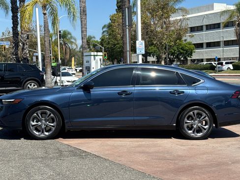 Used 2025 Honda Accord EX-L image 2