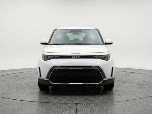Used 2025 Kia Soul LX w/ LX Technology Package FWD image 2