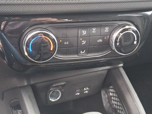Used 2025 Chevrolet TrailBlazer LT AWD/4WD image 15