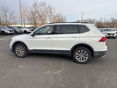 Used 2019 Volkswagen Tiguan SE w/ Panoramic Sunroof Package image 2