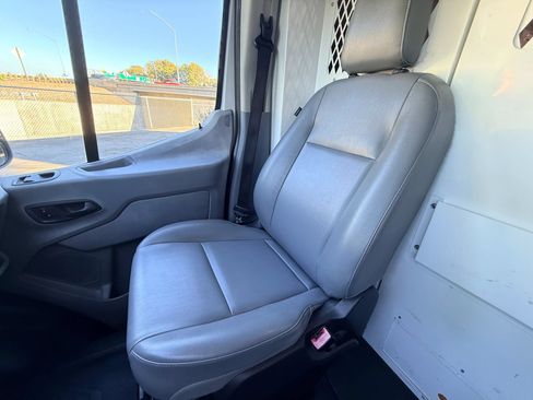 Used 2019 Ford Transit 250 148 Medium Roof RWD image 13