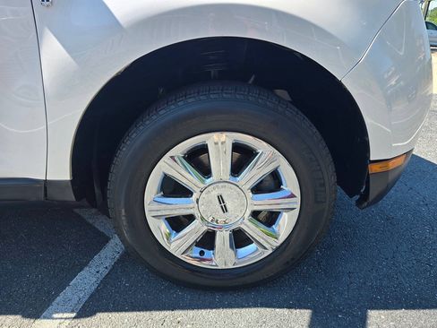 Used 2009 Lincoln MKX AWD image 13