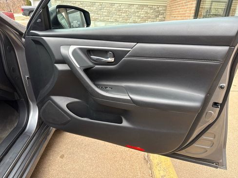 Used 2016 Nissan Altima 2.5 SL w/ 2.5 Technology Package image 21