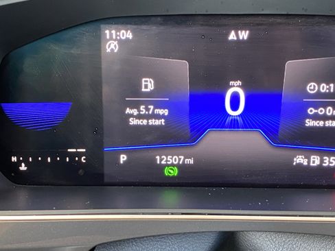 Certified 2022 Volkswagen Tiguan SE w/ Panoramic Sunroof Package image 5