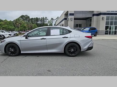 Used 2025 Toyota Camry LE FWD image 20