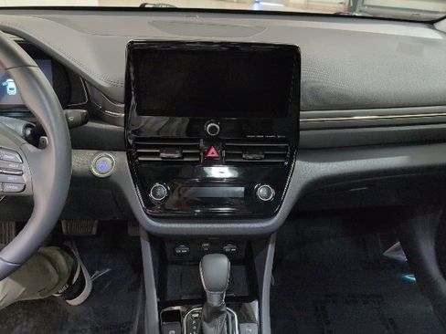 Used 2022 Hyundai Ioniq Limited image 20