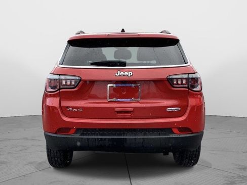 Used 2018 Jeep Compass Latitude w/ Popular Equipment Group image 4