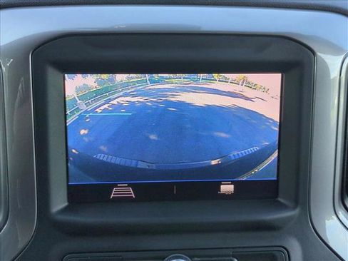 Used 2022 Chevrolet Silverado 2500 Custom w/ Custom Value Package image 13