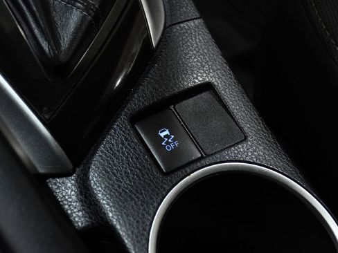 Used 2018 Toyota Corolla L image 27