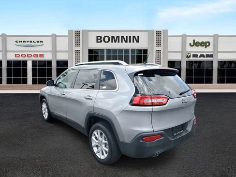 Used 2018 Jeep Cherokee Latitude image 4