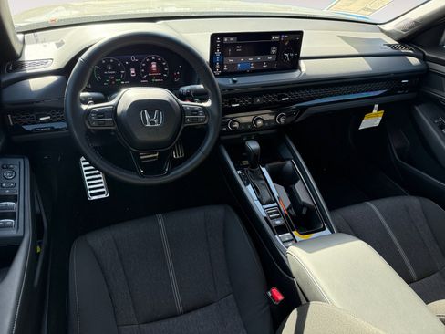 Used 2025 Honda Accord Sport image 15