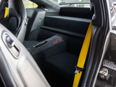 Certified 2018 Porsche 911 GT3 RWD image 42