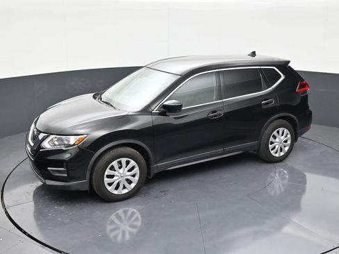 Used 2020 Nissan Rogue S image 12