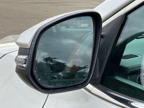 Used 2018 Toyota Highlander XLE image 53