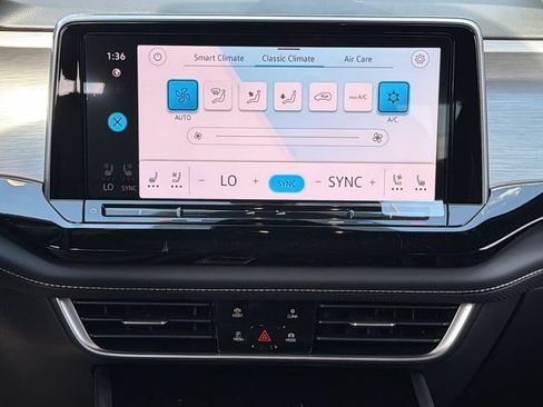 New 2026 Volkswagen Atlas Cross Sport SE FWD image 22