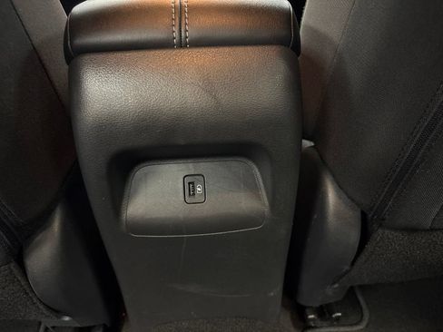 Used 2025 Nissan Sentra SV FWD image 19