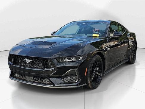 Used 2024 Ford Mustang GT RWD image 7