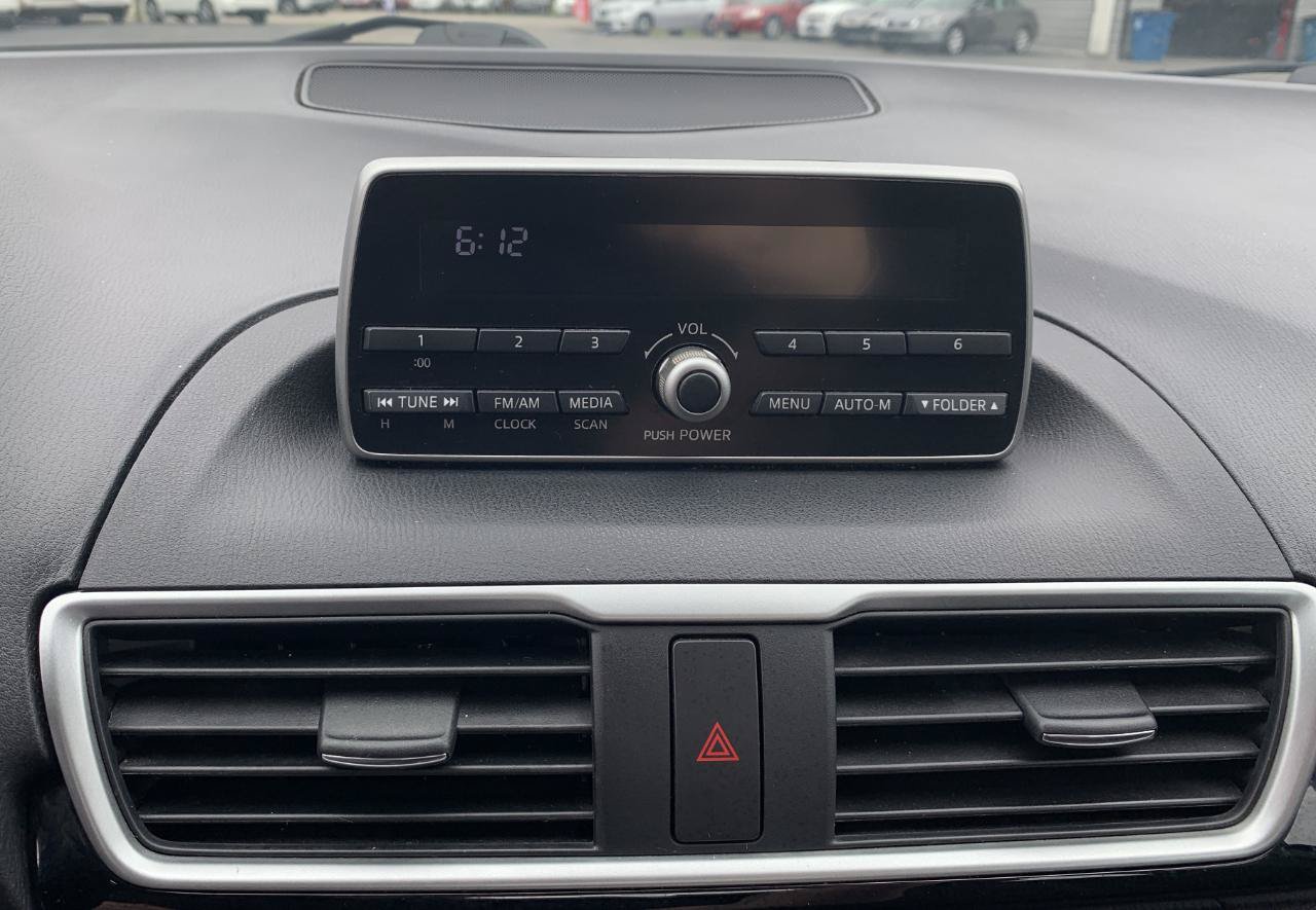 Used 2014 MAZDA MAZDA3 i Touring FWD image 19