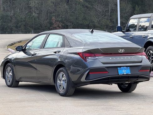 New 2026 Hyundai Elantra SE image 11