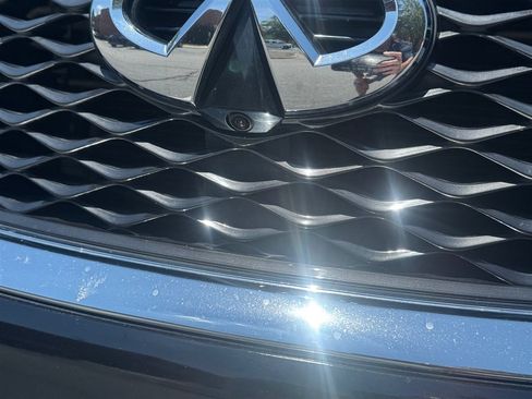 Used 2017 INFINITI QX80 4WD w/ Driver Assistance Package image 11