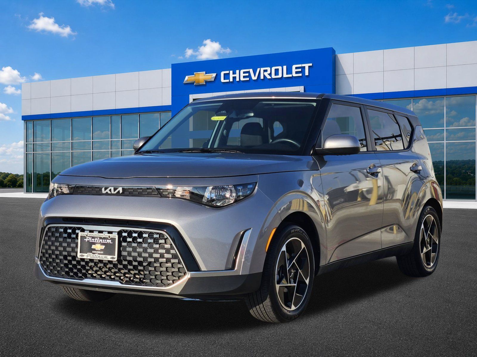 Used 2025 Kia Soul EX FWD image 2