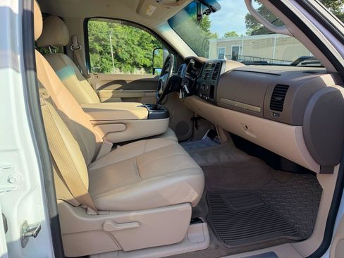 Used 2014 Chevrolet Silverado 2500 LT w/ Z71 Appearance Package AWD/4WD image 12