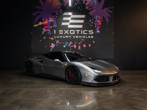 Used 2018 Ferrari 488 GTB RWD image 3