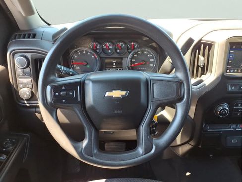 Used 2020 Chevrolet Silverado 1500 Custom w/ Custom Value Package AWD/4WD image 18