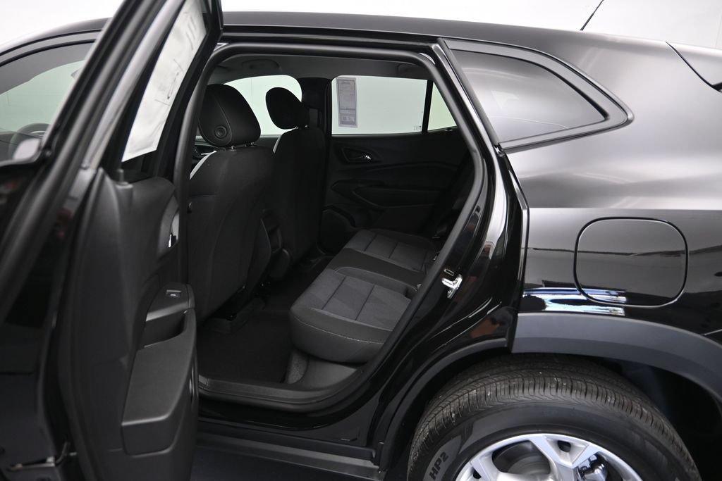 New 2026 Chevrolet Trax LS w/ LS Convenience Package FWD image 22