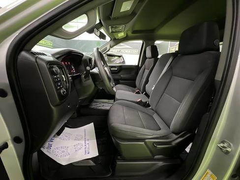 Used 2020 Chevrolet Silverado 1500 Custom w/ Custom Value Package AWD/4WD image 18