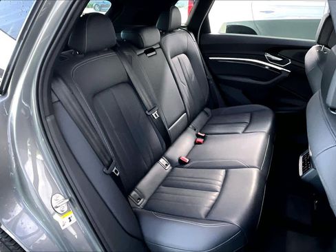 Used 2023 Audi e-tron Premium Plus w/ Premium Plus Package AWD/4WD image 15