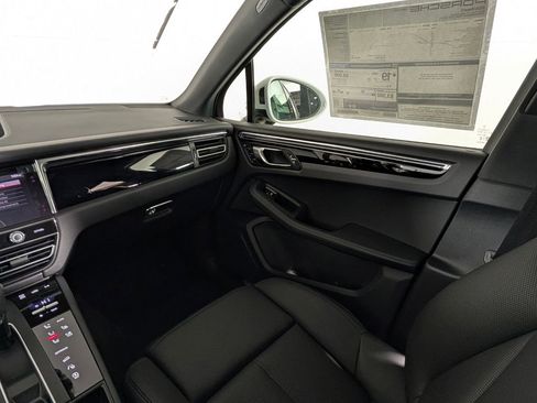 New 2026 Porsche Macan image 23