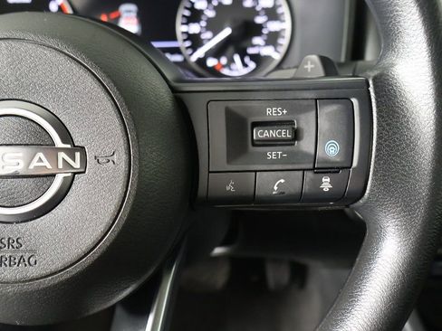 Used 2024 Nissan Rogue SV image 37