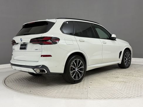 Used 2024 BMW X5 xDrive40i w/ M Sport Package AWD/4WD image 9