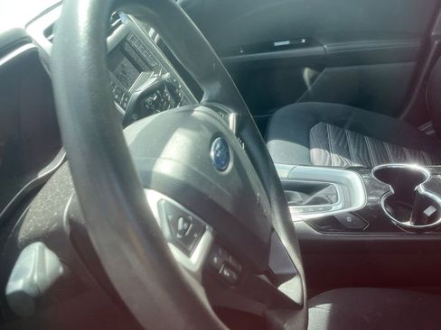 Used 2016 Ford Fusion SE FWD image 7