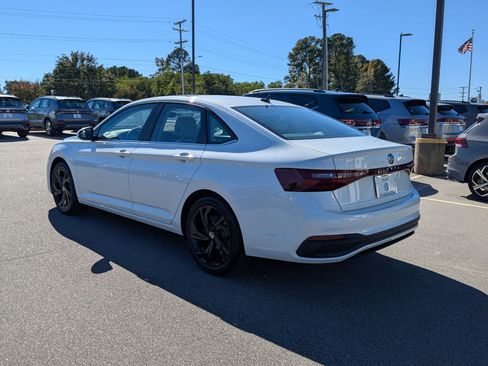 New 2026 Volkswagen Jetta SE image 5