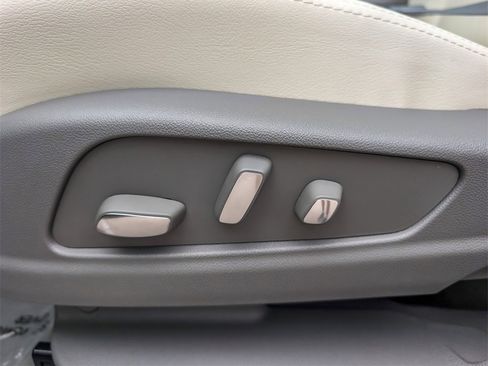 New 2025 Cadillac XT5 Premium Luxury image 10