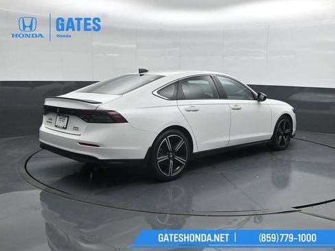 Used 2023 Honda Accord Sport image 2