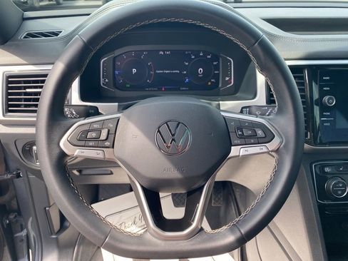 Used 2023 Volkswagen Atlas Cross Sport SE w/ Panoramic Sunroof Package image 16