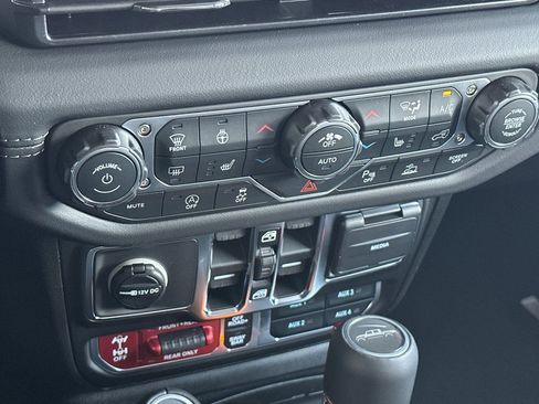 New 2026 Jeep Gladiator Rubicon AWD/4WD image 17