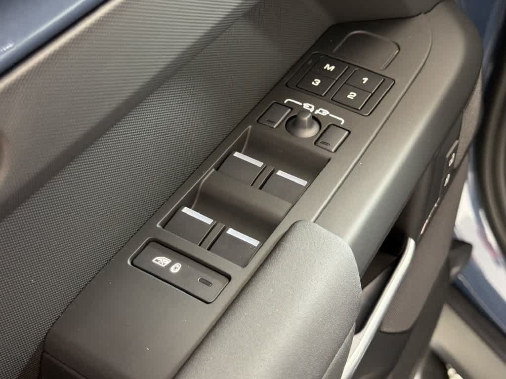 New 2026 Land Rover Defender 110 S AWD/4WD image 31