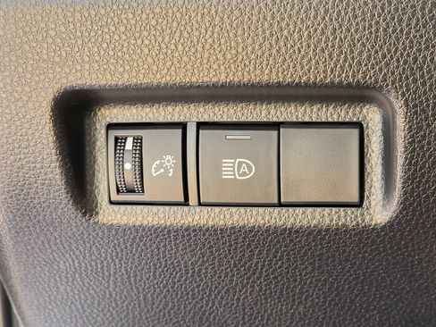 Used 2023 Toyota RAV4 LE AWD/4WD image 45