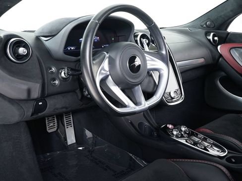 Used 2022 McLaren GT RWD image 24
