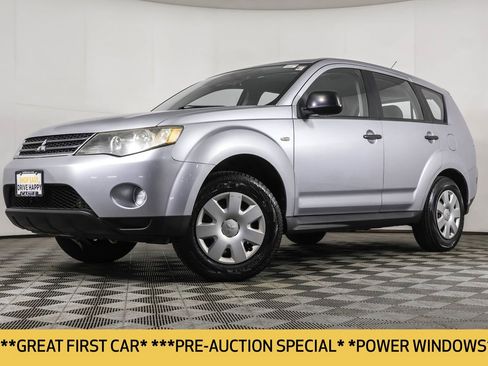 Used 2009 Mitsubishi Outlander ES image 2