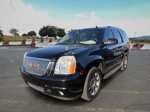 Used 2011 GMC Yukon Denali AWD/4WD image 5